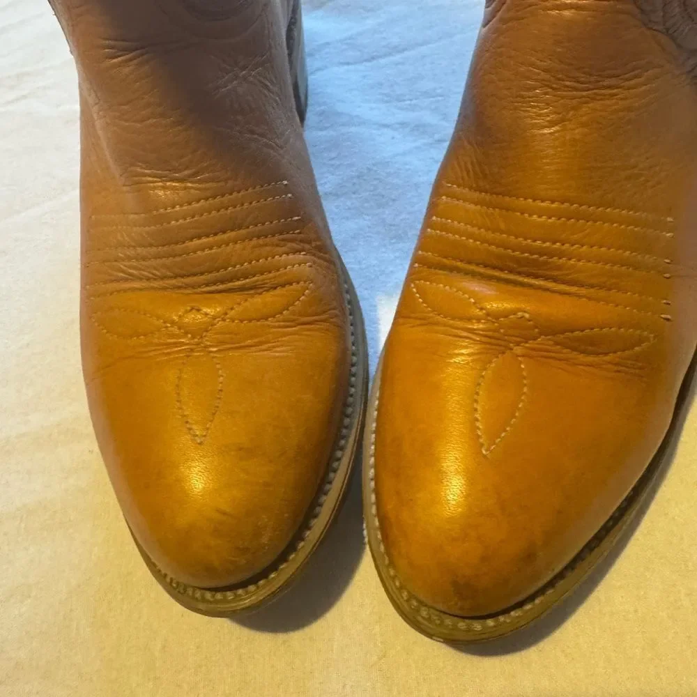 Wolverine men tan